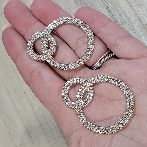 GORGEOUS LAYERED CRYSTAL HOOP EARRINGS, 925 posts - Picture 9 of 12